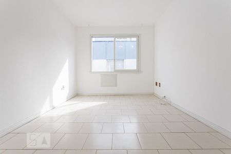 Sala de apartamento para alugar com 1 quarto, 42m² em Passo da Areia, Porto Alegre