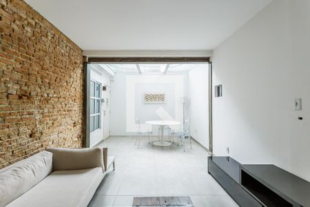 Sala de casa de condomínio para alugar com 2 quartos, 180m² em Chácara Itaim, São Paulo