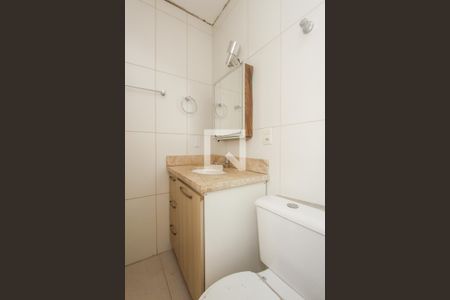 Banheiro de apartamento à venda com 1 quarto, 52m² em Protásio Alves, Porto Alegre