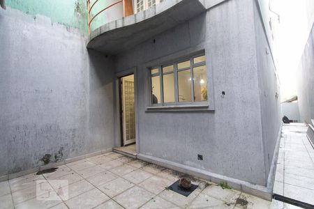 Casa à venda com 250m², 3 quartos e sem vagaFundo da casa