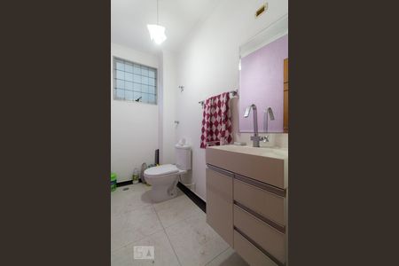 Casa à venda com 250m², 3 quartos e sem vagaLavabo