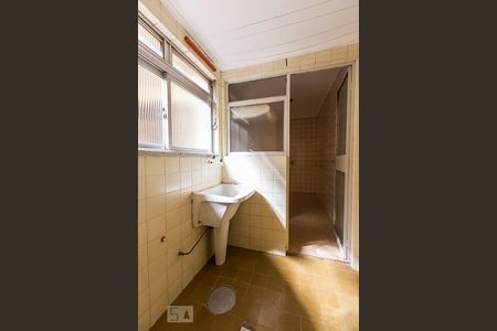 Apartamento para alugar com 75m², 2 quartos e sem vagaÁrea de serviço