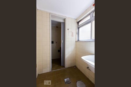 Apartamento para alugar com 75m², 2 quartos e sem vagaÁrea de serviço