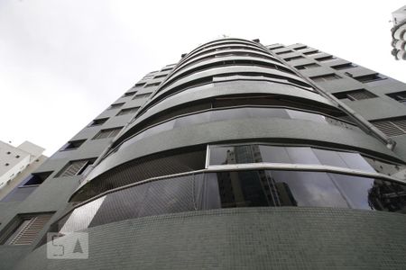 Apartamento à venda com 136m², 3 quartos e 3 vagasFachada