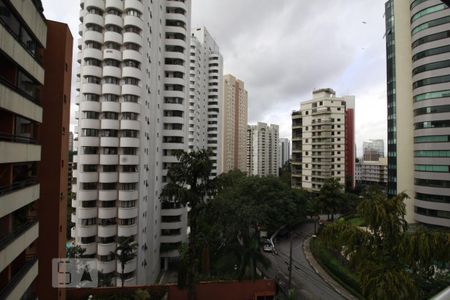 Apartamento à venda com 136m², 3 quartos e 3 vagasVista da suíte