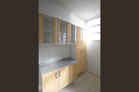 Apartamento para alugar com 70m², 2 quartos e 1 vagaQuarto de serviço/Armário