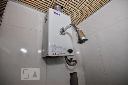 Banheiro de apartamento para alugar com 2 quartos, 54m² em Jacarepaguá, Rio de Janeiro