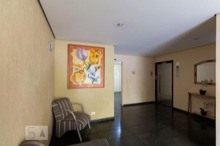 Apartamento à venda com 75m², 3 quartos e 2 vagasHall social