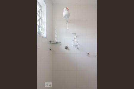 Banheiro de casa à venda com 2 quartos, 55m² em Vila Guarani, Santo André