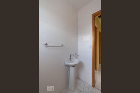 Banheiro de casa à venda com 2 quartos, 55m² em Vila Guarani, Santo André