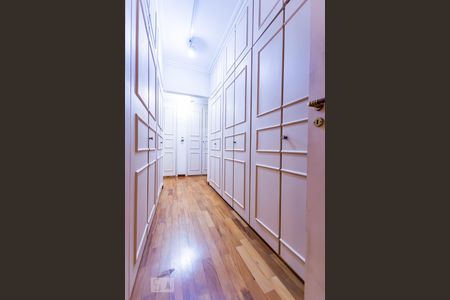 Apartamento à venda com 398m², 5 quartos e sem vagaCorredor Dormitórios