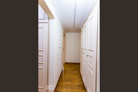 Apartamento à venda com 398m², 5 quartos e sem vagaCorredor Dormitórios - Lado Esquerdo