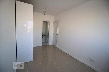 Suite de apartamento à venda com 2 quartos, 70m² em Curicica - Jacarepaguá, Rio de Janeiro