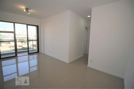 Sala de apartamento à venda com 2 quartos, 70m² em Curicica - Jacarepaguá, Rio de Janeiro