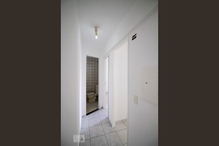 Corredor de apartamento para alugar com 2 quartos, 56m² em Vila Pompéia, São Paulo