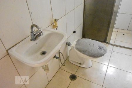 Casa à venda com 100m², 2 quartos e 1 vaga Casa à venda com 100m², 2 quartos e 1 vagaBanheiro