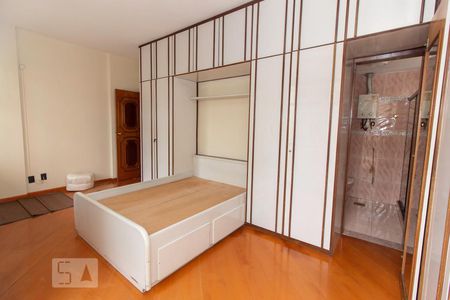 Apartamento à venda com 128m², 3 quartos e 2 vagasSuíte