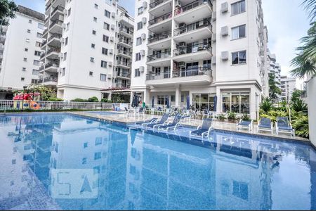 Apartamento à venda com 68m², 2 quartos e 1 vagaPiscina