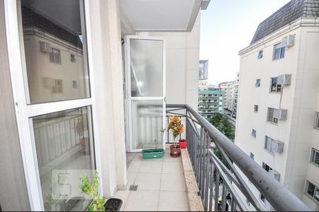 Apartamento à venda com 68m², 2 quartos e 1 vagaVaranda