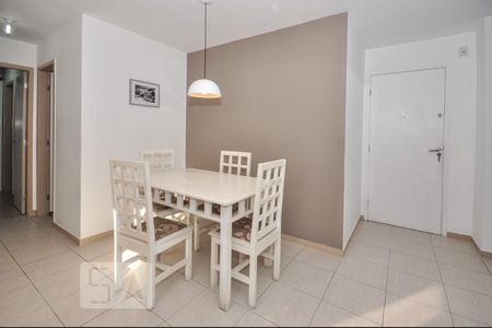 Apartamento à venda com 68m², 2 quartos e 1 vagaSala