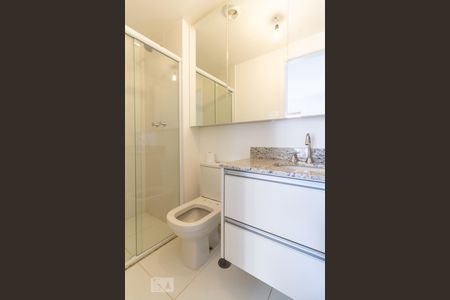 Apartamento à venda com 76m², 3 quartos e 2 vagas Apartamento à venda com 76m², 3 quartos e 2 vagasBanheiro da Suíte