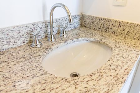 Apartamento à venda com 76m², 3 quartos e 2 vagas Apartamento à venda com 76m², 3 quartos e 2 vagasDetalhe do Banheiro da Suíte