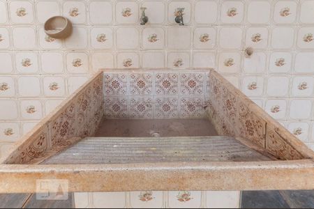 Casa para alugar com 350m², 5 quartos e sem vaga Casa para alugar com 350m², 5 quartos e sem vagaLavanderia - Tanque