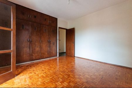 Casa para alugar com 350m², 5 quartos e sem vaga Casa para alugar com 350m², 5 quartos e sem vagaQuarto 2