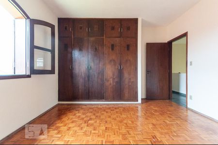 Casa para alugar com 350m², 5 quartos e sem vaga Casa para alugar com 350m², 5 quartos e sem vagaQuarto 4