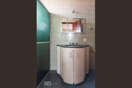 Casa para alugar com 350m², 5 quartos e sem vaga Casa para alugar com 350m², 5 quartos e sem vagaBanheiro Suíte Quarto 1