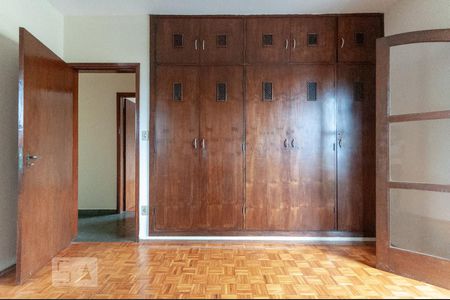 Casa para alugar com 350m², 5 quartos e sem vaga Casa para alugar com 350m², 5 quartos e sem vagaSuíte Quarto 1