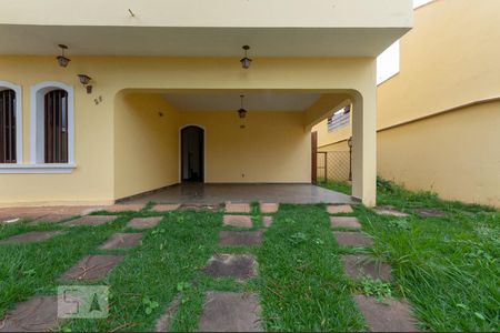 Casa para alugar com 350m², 5 quartos e sem vaga Casa para alugar com 350m², 5 quartos e sem vagaFrente da casa / Garagem