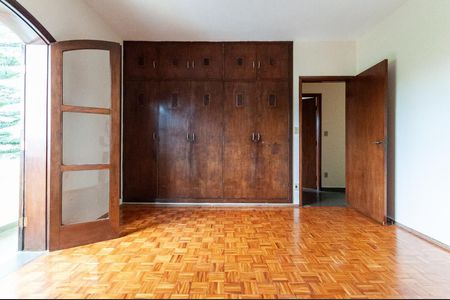 Casa para alugar com 350m², 5 quartos e sem vaga Casa para alugar com 350m², 5 quartos e sem vagaQuarto 2