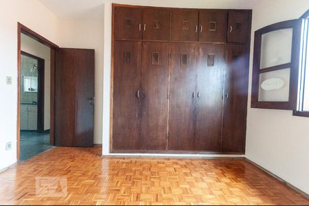 Casa para alugar com 350m², 5 quartos e sem vaga Casa para alugar com 350m², 5 quartos e sem vagaQuarto 3