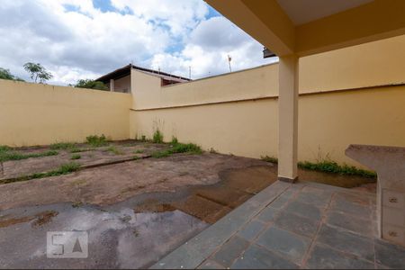 Casa para alugar com 350m², 5 quartos e sem vaga Casa para alugar com 350m², 5 quartos e sem vagaQuintal