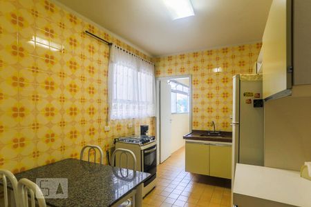 Apartamento à venda com 85m², 2 quartos e 2 vagas Apartamento à venda com 85m², 2 quartos e 2 vagasCozinha