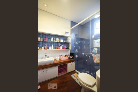 Apartamento para alugar com 256m², 3 quartos e 4 vagas Apartamento para alugar com 256m², 3 quartos e 4 vagasBanheiro suíte 1