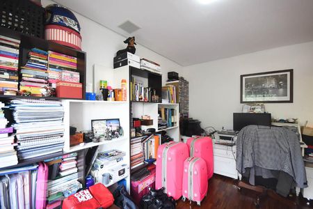 Apartamento para alugar com 256m², 3 quartos e 4 vagas Apartamento para alugar com 256m², 3 quartos e 4 vagasSuíte 2