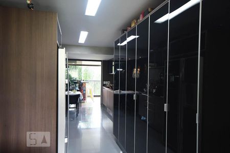 Apartamento para alugar com 256m², 3 quartos e 4 vagas Apartamento para alugar com 256m², 3 quartos e 4 vagasCozinha