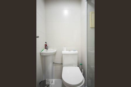 Apartamento para alugar com 256m², 3 quartos e 4 vagas Apartamento para alugar com 256m², 3 quartos e 4 vagasBanheiro de serviço