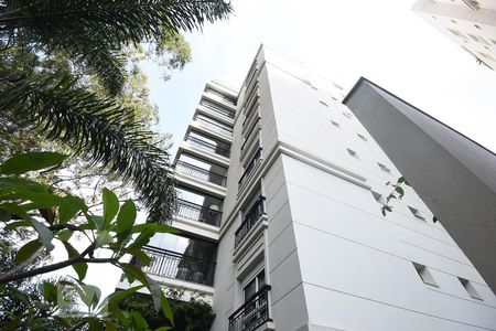 Apartamento para alugar com 256m², 3 quartos e 4 vagas Apartamento para alugar com 256m², 3 quartos e 4 vagasFachada posterior