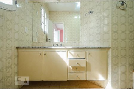 Casa à venda com 400m², 4 quartos e 5 vagasBANHEIRO SUÍTE 