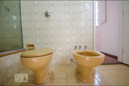 Casa à venda com 400m², 4 quartos e 5 vagasBANHEIRO SUÍTE 