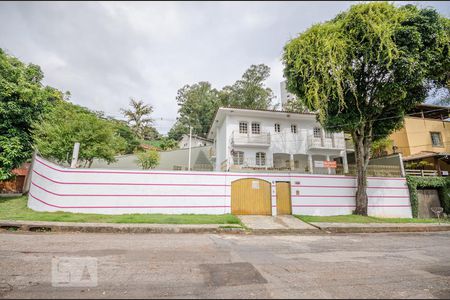 Casa à venda com 400m², 4 quartos e 5 vagasFACHADA