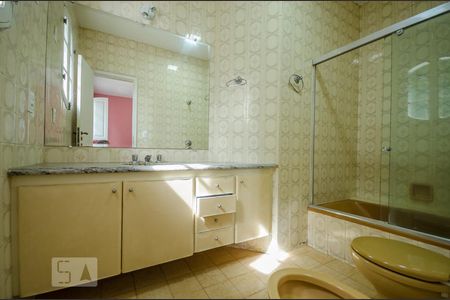 Casa à venda com 400m², 4 quartos e 5 vagasBANHEIRO SUÍTE 