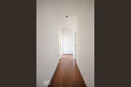 Casa à venda com 400m², 4 quartos e 5 vagasCORREDOR