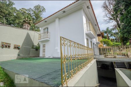 Casa à venda com 400m², 4 quartos e 5 vagasÁREA EXTERNA 