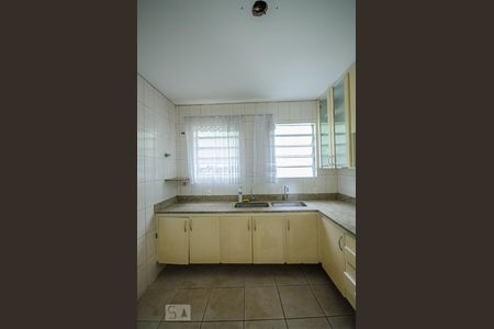 Casa à venda com 400m², 4 quartos e 5 vagasCOZINHA