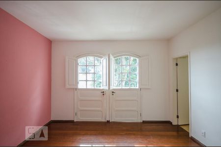 Casa à venda com 400m², 4 quartos e 5 vagasSUÍTE 