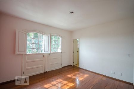 Casa à venda com 400m², 4 quartos e 5 vagasSUÍTE 